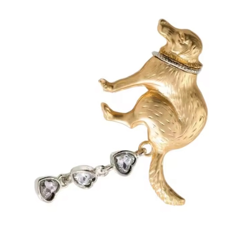 Pooping Gold Dog Brooch - Picture 3 of 7